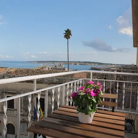 Maison Ortigia 3* سيراكوزا